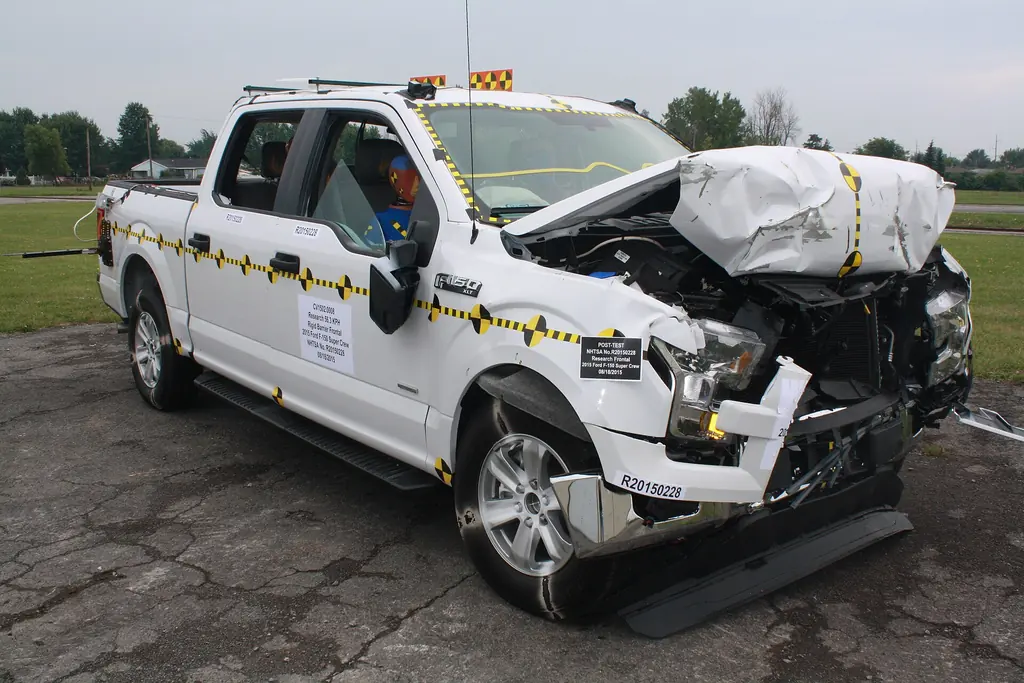 Frontal crash test of a 2015 Ford F-150 crew cab, NHTSA photo (public domain)
