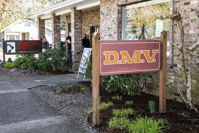 Oregon DMV field office in Junction City, where license reinstatement paperwork is handled (Wikimedia Commons, CC BY 2.0)