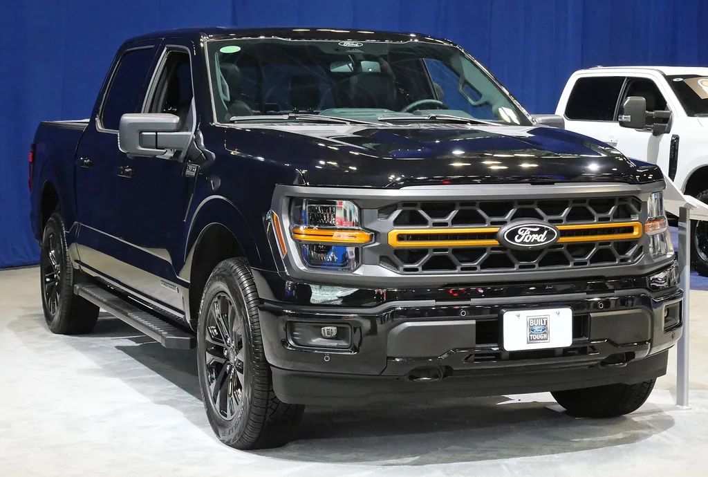 2025 Ford F-150 XLT SuperCrew at the 2025 New York auto show (current generation; license CC BY-SA 4.0)