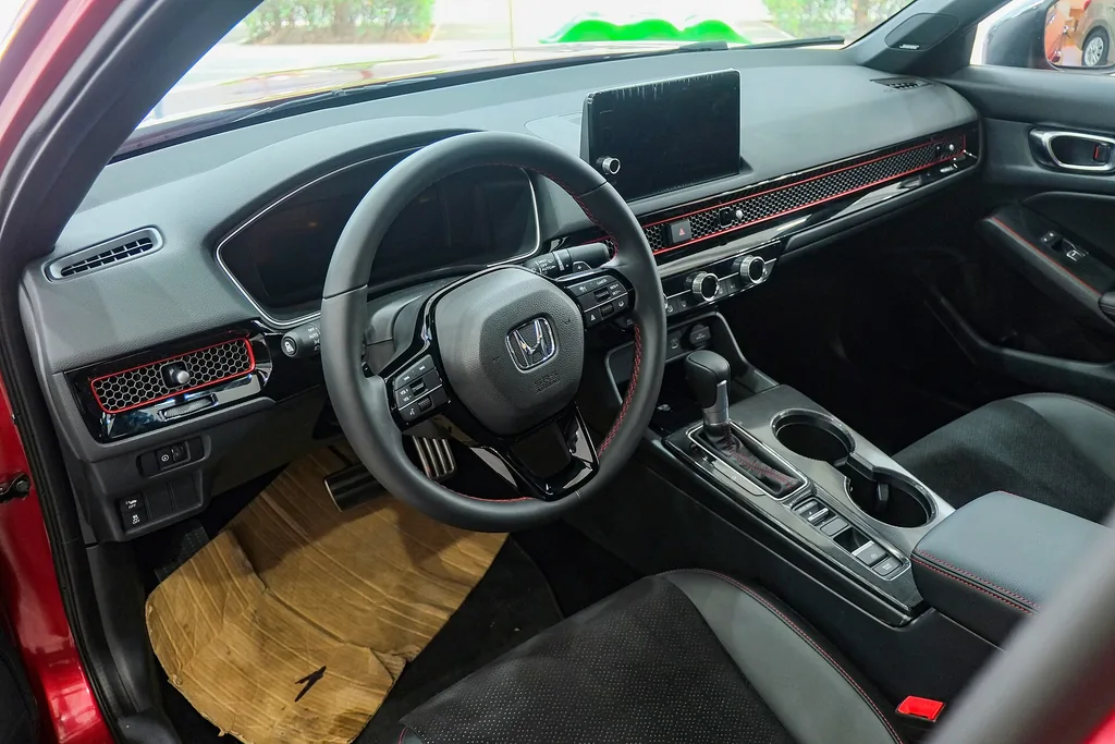Honda Civic e:HEV hybrid (11th gen) - interior, dashboard and front seats