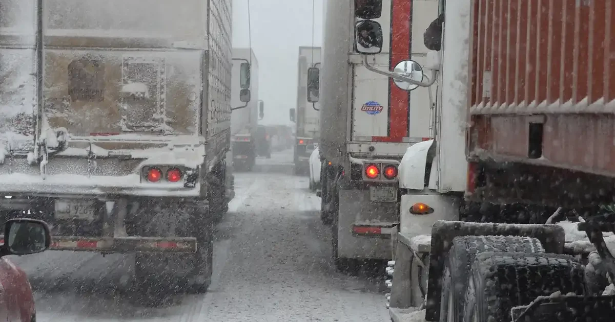 Stopped traffic on Interstate 65 North in Indiana (Wikimedia Commons, CC BY 2.0)