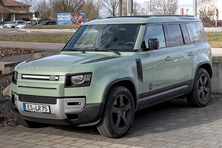 Land Rover Defender 110 (L663) - front 3/4, exterior (2020+ L663)