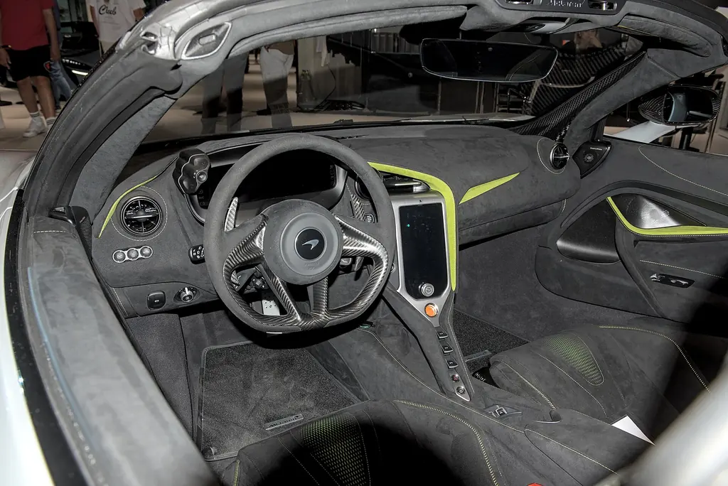 McLaren 750S Spider - interior / cockpit