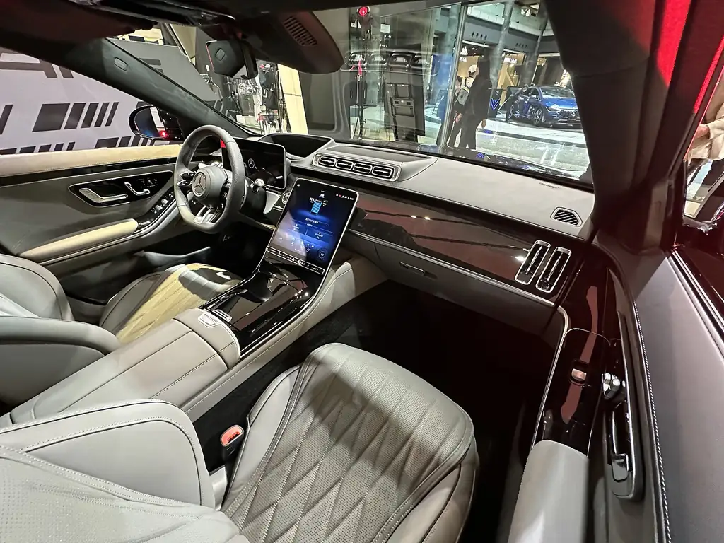 Front cabin of the W223 Mercedes-Benz S-Class (Mercedes-AMG S 63 E Performance) with Burmester speaker grilles