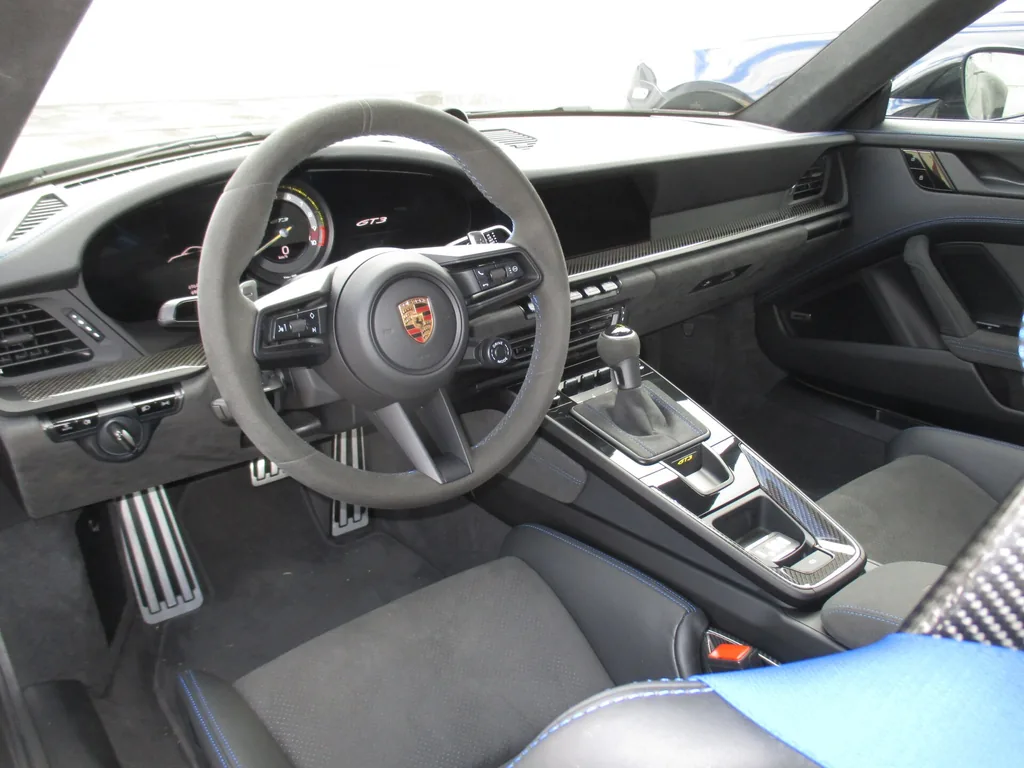 Porsche 911 GT3 (992) - interior / dashboard