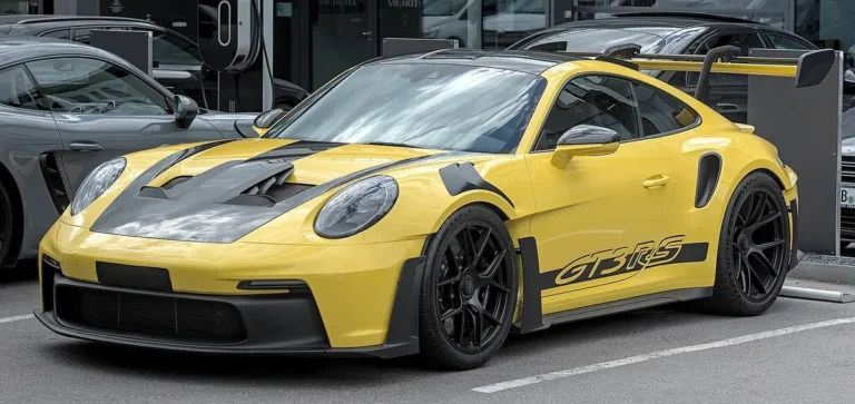 Porsche 911 GT3 RS (992) - front 3/4, exterior