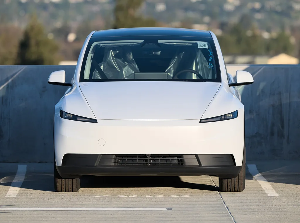 Tesla Model Y Standard, front view (current generation; license CC BY-SA 4.0)