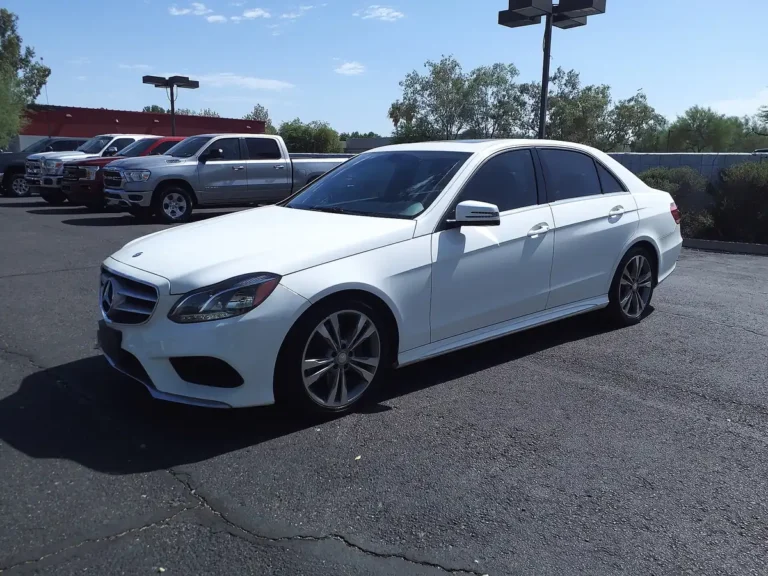 2015 Mercedes-Benz E350 (W212 facelift) - front 3/4, exterior (2014 E350 Luxury sedan, W212 facelift 2014-2016)