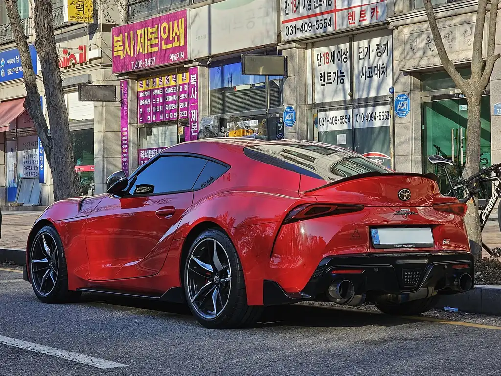 Toyota GR Supra 3.0 (A90) - rear 3/4 exterior