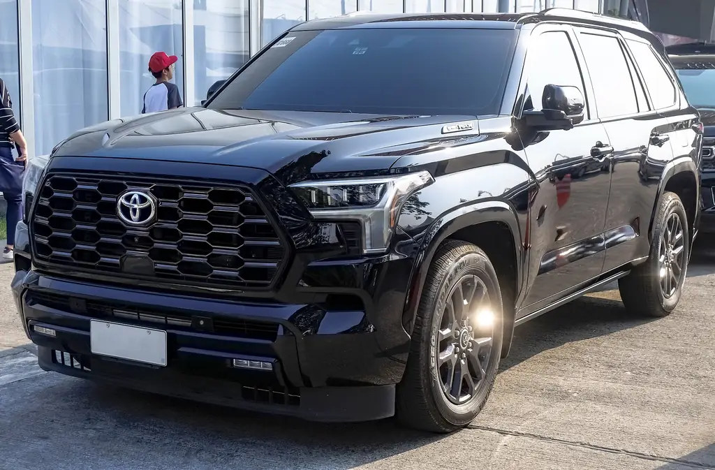 Toyota Sequoia Platinum (3rd gen) - front 3/4 exterior
