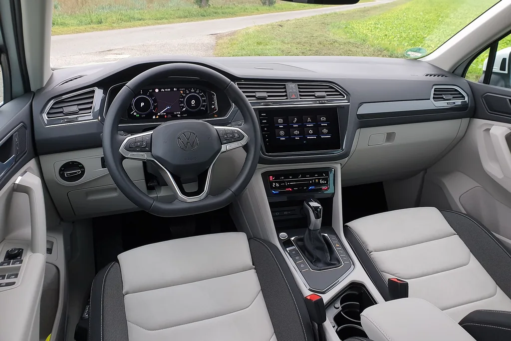 Volkswagen Tiguan (2nd gen facelift) - dashboard and front seats
