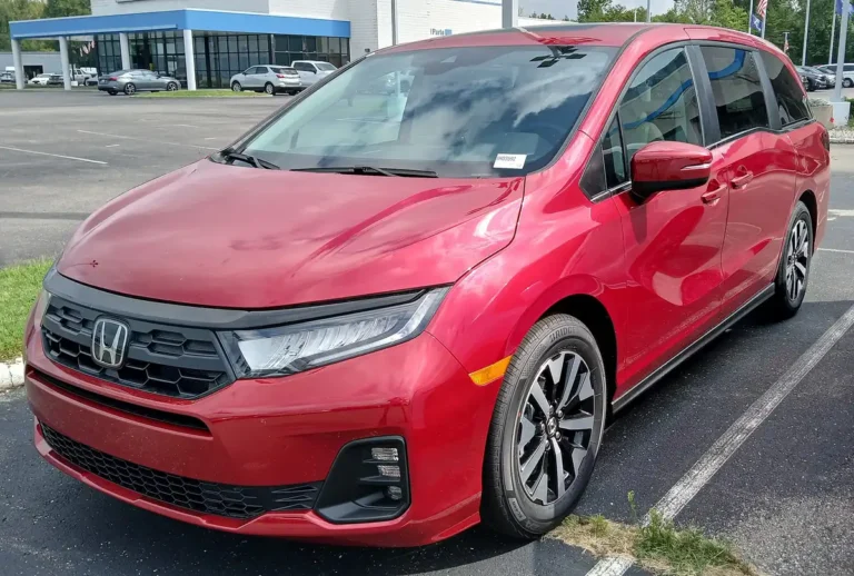 2025 Honda Odyssey (facelift) - front 3/4, exterior (2025 Odyssey, 5th gen second facelift)
